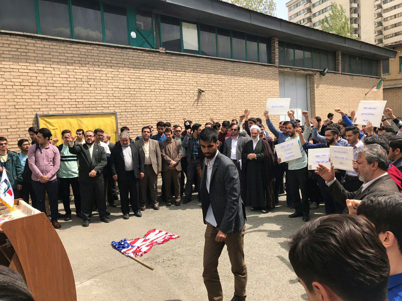 825fb5b3-0746-4a96-9de5-ae0f7b77f14b